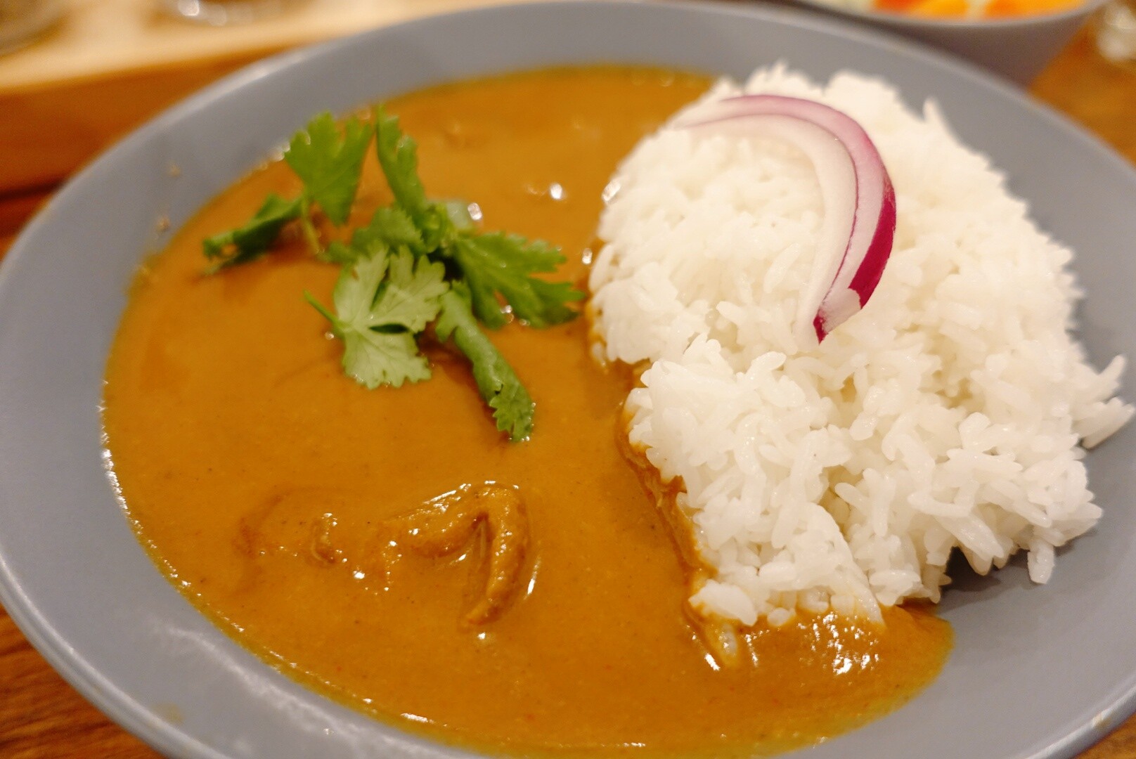 【花蓮市區】曲皿食堂｜道地美味印度咖哩與香料饗宴