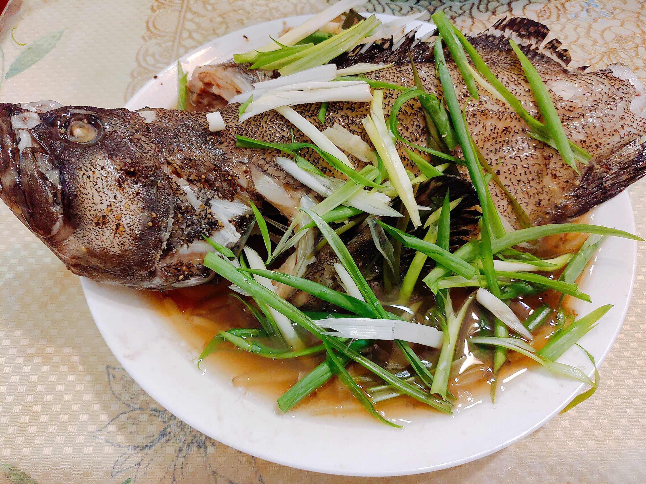 【食譜】清蒸龍虎石斑｜鮮嫩可口的魚肉輕鬆就上桌