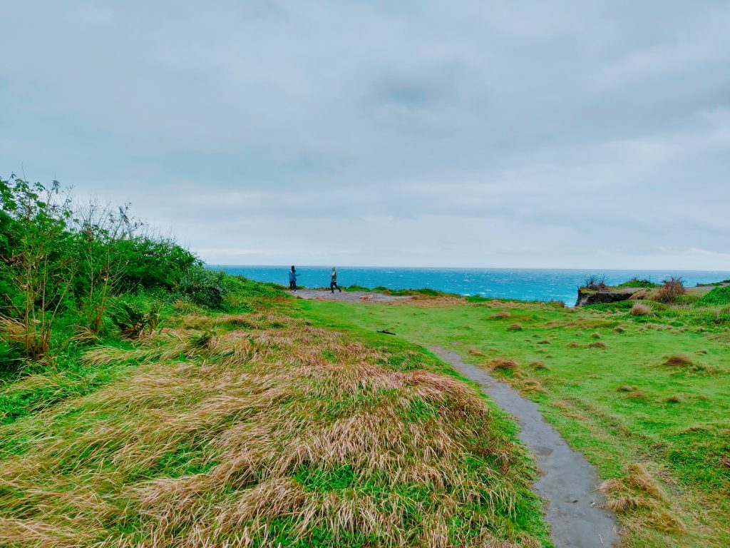 【花蓮市區】四八高地｜壯闊無遮掩的月牙灣海景，花蓮必賞無敵美景｜遠眺七星潭