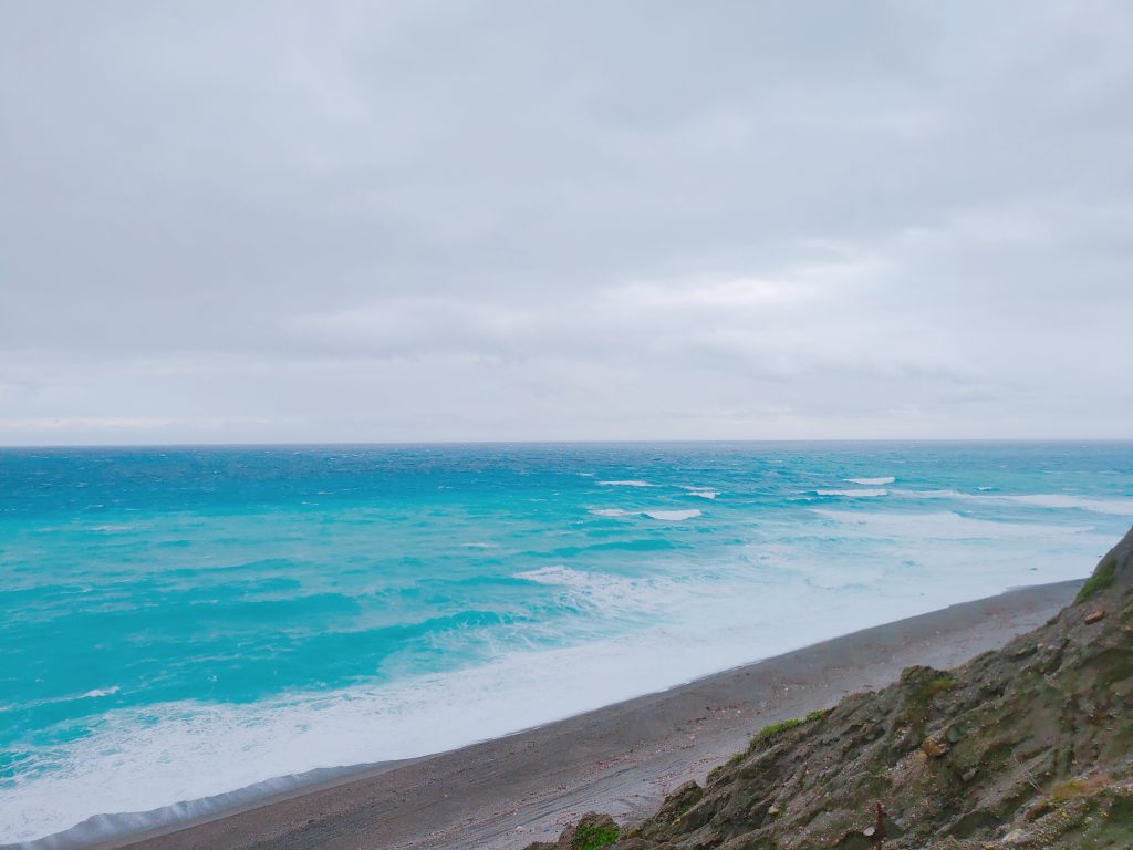 【花蓮市區】四八高地｜壯闊無遮掩的月牙灣海景，花蓮必賞無敵美景｜遠眺七星潭