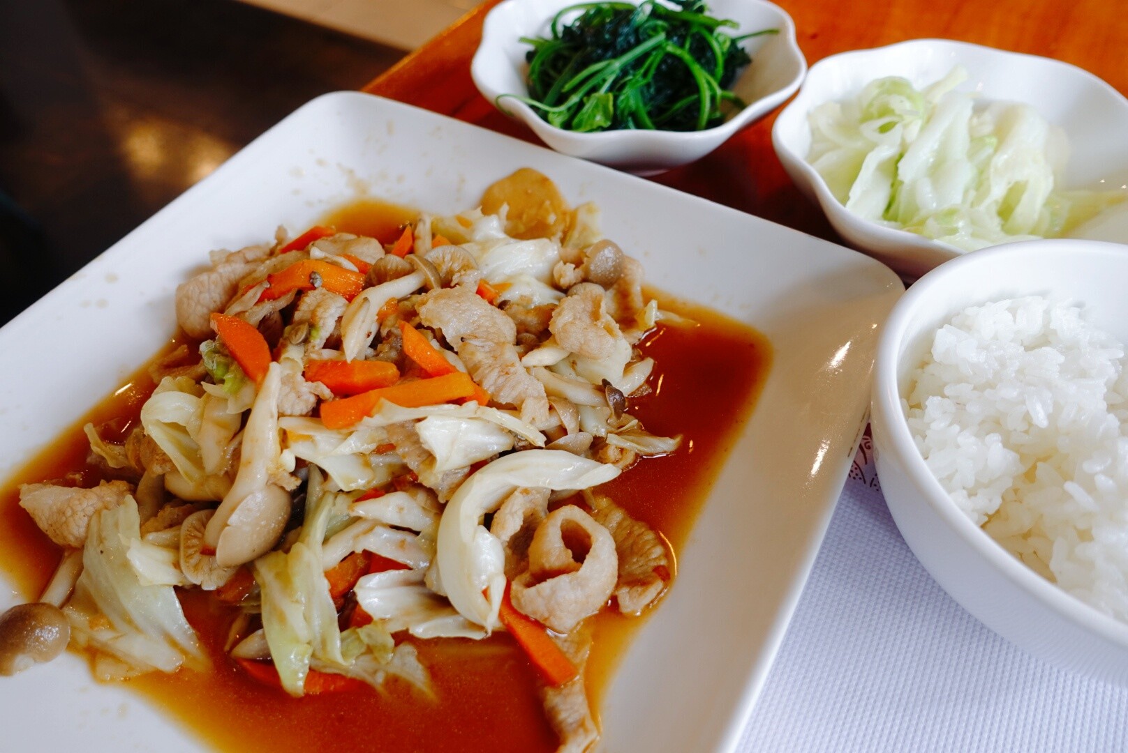 【花蓮市區】老樟在地美食｜CP值超高的中式簡餐，從前菜到甜點都精巧美味