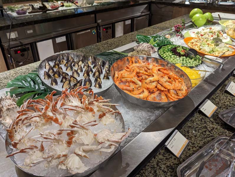 【新北貢寮】福容大飯店｜海鮮滿滿的貢寮畔海Buffet，螃蟹一尾尾吃到飽