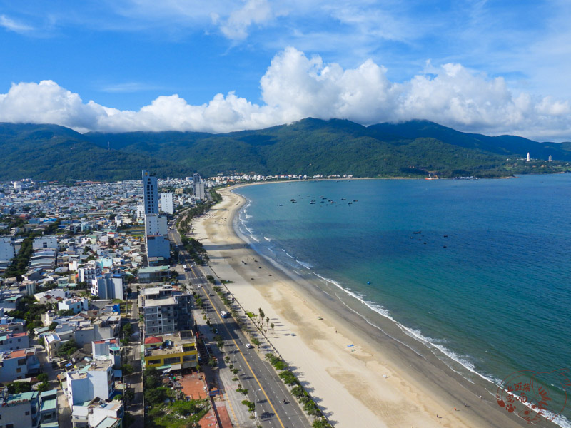 【越南峴港】半島酒店下午茶｜200元吃到飽下午茶x世界知名美艷海灘