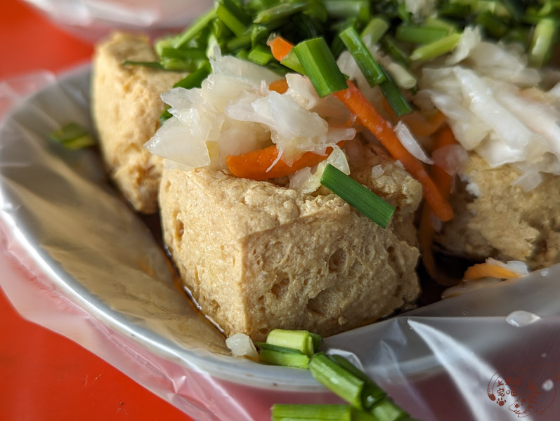 【鳳林美食】鳳林停車場臭豆腐｜花蓮鳳林在地特色小吃，韭菜臭豆腐吃起來清脆美味