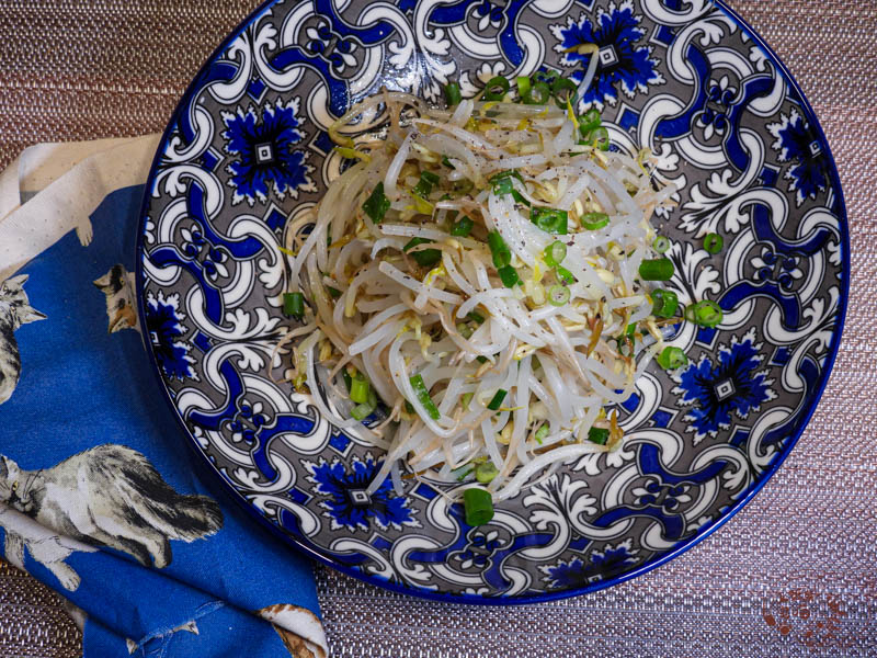 【省錢食譜】川燙豆芽菜｜便宜不費心的豆芽菜料理，颱風天的好幫手