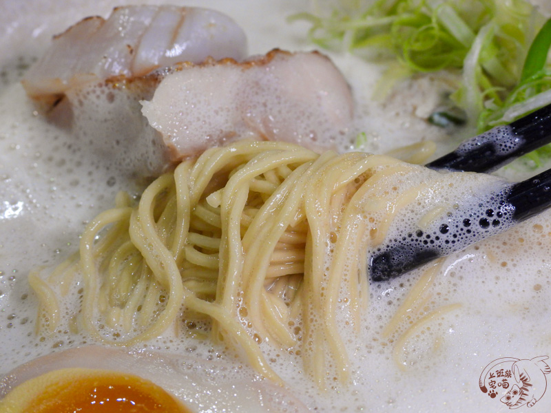 【花蓮拉麵】道地日本味的「雞白郎拉麵」，激推泡系雞白湯拉麵