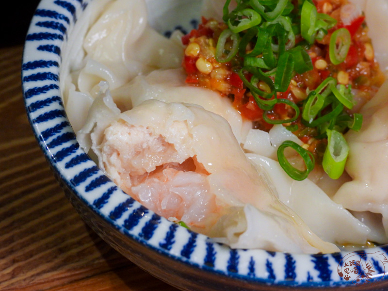 【花蓮拉麵】道地日本味的「雞白郎拉麵」，激推泡系雞白湯拉麵