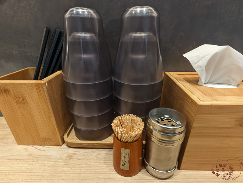 二屋牡蠣拉麵