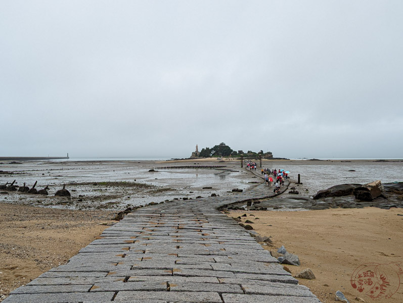 [金門景點]建功嶼｜退潮時分才能登島，潮間帶看招潮蟹與蚵架