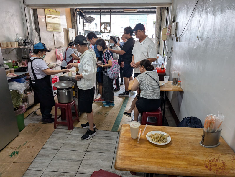 花蓮鳳林必吃的「三理堂早餐店」，招牌超軟Q粉漿蛋餅