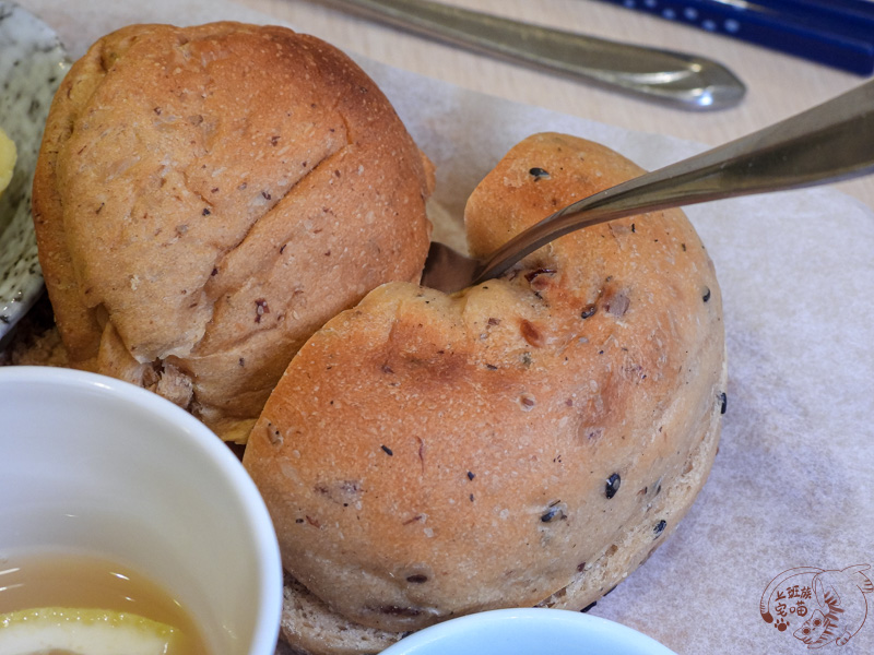 花蓮早午餐時光！《霍爾Bagel》手工貝果x美味雞腿排