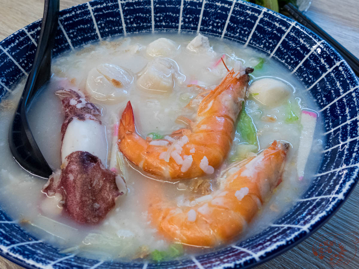 花蓮吉安「歐室海鮮粥品丼飯」:澎派料多的海鮮粥，給你滿滿南部風情