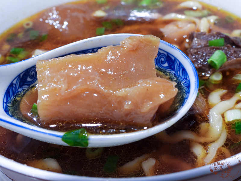 [花蓮牛肉麵]無名牛肉麵-巷弄中在地人特愛牛肉麵館，牛筋超軟綿令人喜愛