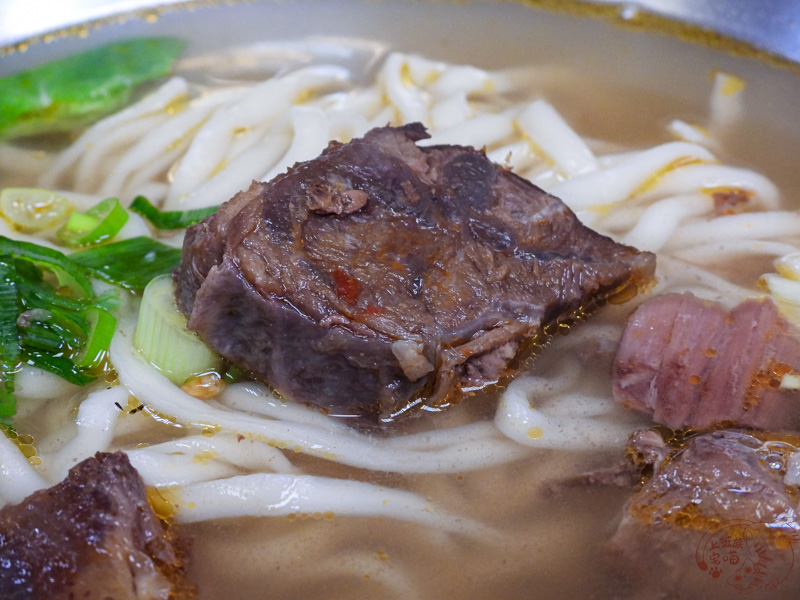 基隆美食｜思維麵食館-110元超實惠牛肉麵，基隆在地麵食館