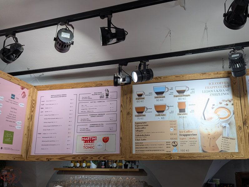 【捷克美食】Zapa Cafe|CK小鎮平價咖啡館,來避暑吃點冰淇淋與調酒 5 Zapa Cafe 菜單