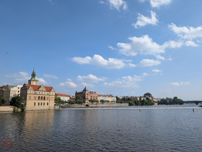 【捷克旅遊】Prague Boats|悠閒的伏爾塔瓦河遊船,船上吃喝看景吹吹風 10 【捷克旅遊】Prague Boats|悠閒的伏爾塔瓦河遊船,船上吃喝看景吹吹風