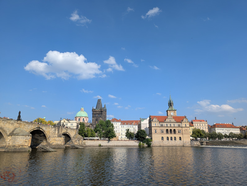 【捷克旅遊】Prague Boats|悠閒的伏爾塔瓦河遊船,船上吃喝看景吹吹風 9 【捷克旅遊】Prague Boats|悠閒的伏爾塔瓦河遊船,船上吃喝看景吹吹風