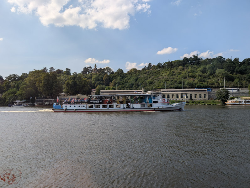 【捷克旅遊】Prague Boats|悠閒的伏爾塔瓦河遊船,船上吃喝看景吹吹風 12 【捷克旅遊】Prague Boats|悠閒的伏爾塔瓦河遊船,船上吃喝看景吹吹風