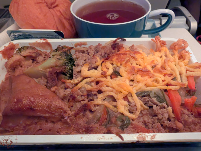 【航空開箱】華航歐洲線體驗|長途10幾小時航程,餐點與設備大公開 5 【航空開箱】華航歐洲線體驗|長途10幾小時航程,餐點與設備大公開
