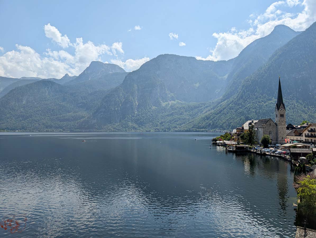 【奧地利】Hallstatt 哈修塔特一日遊攻略｜必去景點、人骨屋及教堂，明信片拍攝點介紹