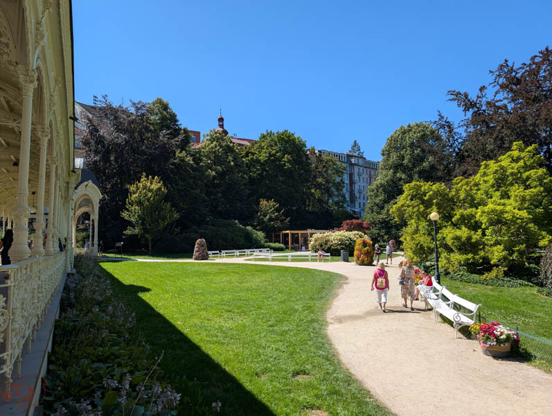 【捷克景點】卡羅維瓦利 Karlovy Vary｜溫泉小鎮必去景點推薦，貴族名人都曾去的療癒之地