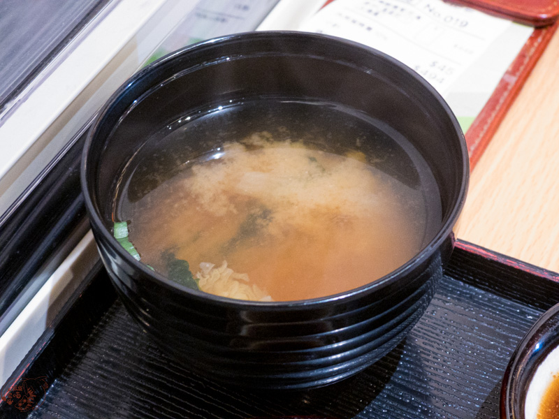 台北加藤食堂食記｜主打手工和牛漢堡排，但口感偏硬略帶筋