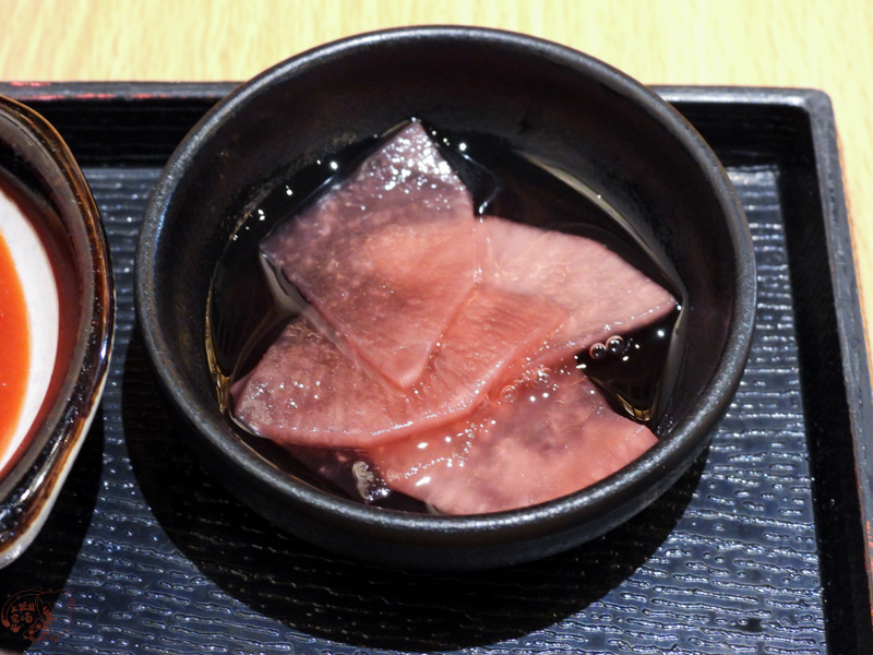 台北加藤食堂食記｜主打手工和牛漢堡排，但口感偏硬略帶筋