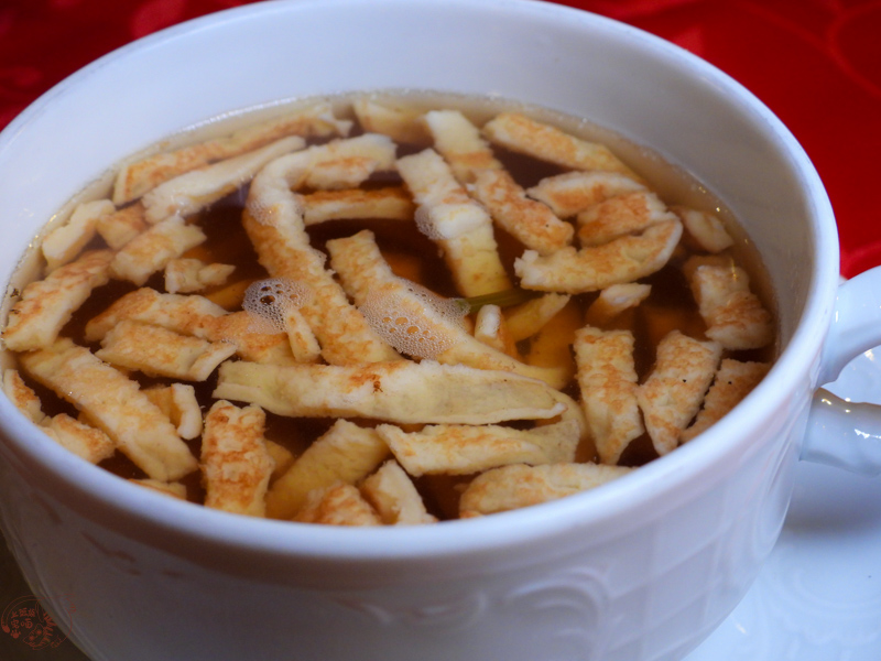 奧地利食記｜Gasthof Weisses Lamm：哈修塔特「唯一」團客接待餐廳，鮭魚餐尚可但服務態度不佳