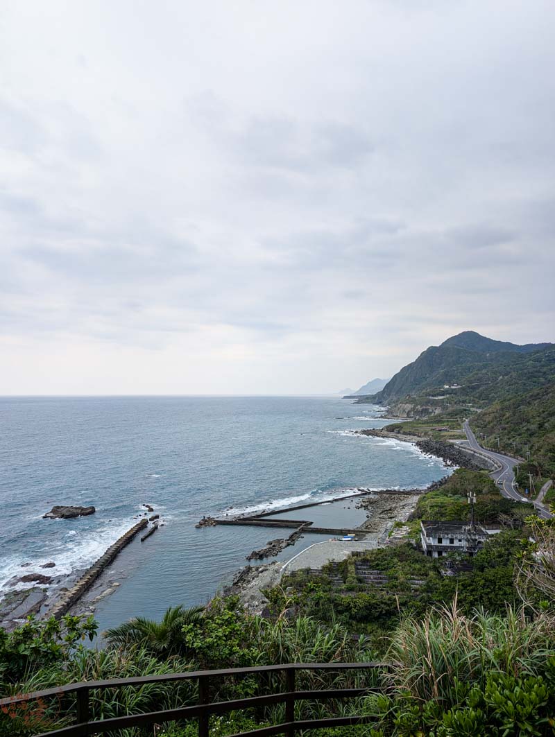 花蓮「大石鼻步道」攻略：15分鐘攻頂遠眺太平洋！停車、難度、交通懶人包