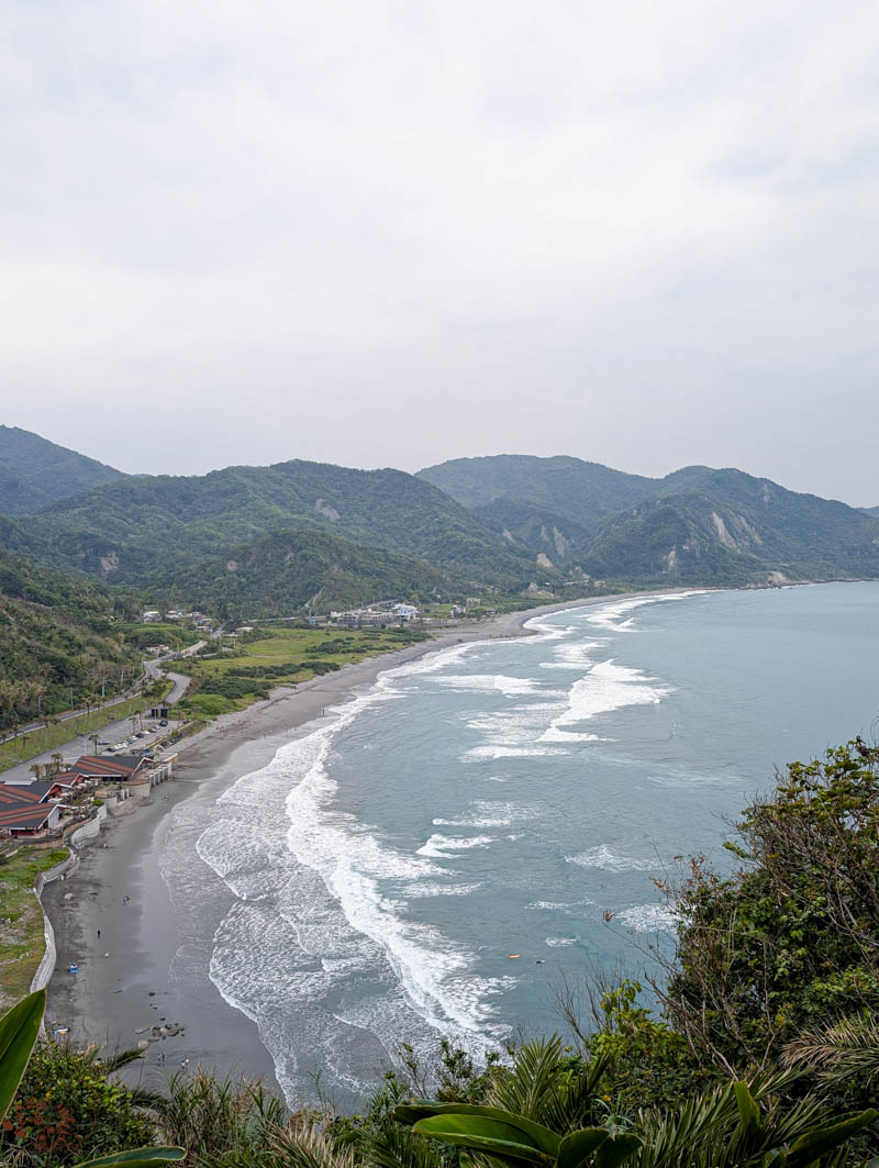 花蓮「大石鼻步道」攻略：15分鐘攻頂遠眺太平洋！停車、難度、交通懶人包