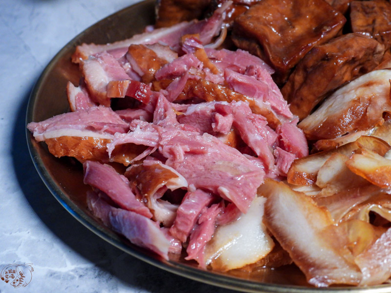 花蓮炸雞天花板「墨墨雞雞」,黑色炸雞有多好吃?帶你一窺這夜間餐酒館 16 花蓮炸雞天花板「墨墨雞雞」,黑色炸雞有多好吃?帶你一窺這夜間餐酒館