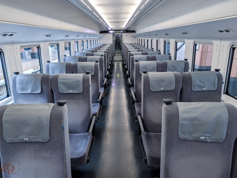 長途旅行怎麼睡?Travel Blue「旅途有型禮盒」開箱:寧靜頸枕好睡嗎?親膚烤漆斜背包使用實測 9 長途旅行怎麼睡?Travel Blue「旅途有型禮盒」開箱:寧靜頸枕好睡嗎?親膚烤漆斜背包使用實測