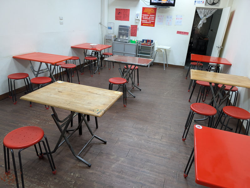 【花蓮小吃】方元潮州手工餛飩麵｜酸辣好味紅油炒手，在地人私藏口袋名單