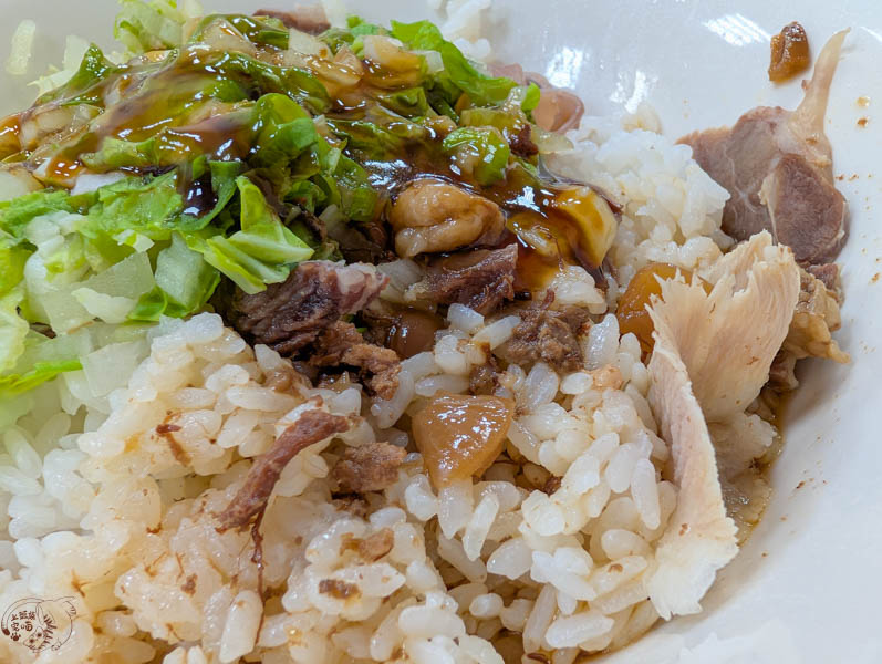 【花蓮小吃】方元潮州手工餛飩麵｜酸辣好味紅油炒手，在地人私藏口袋名單