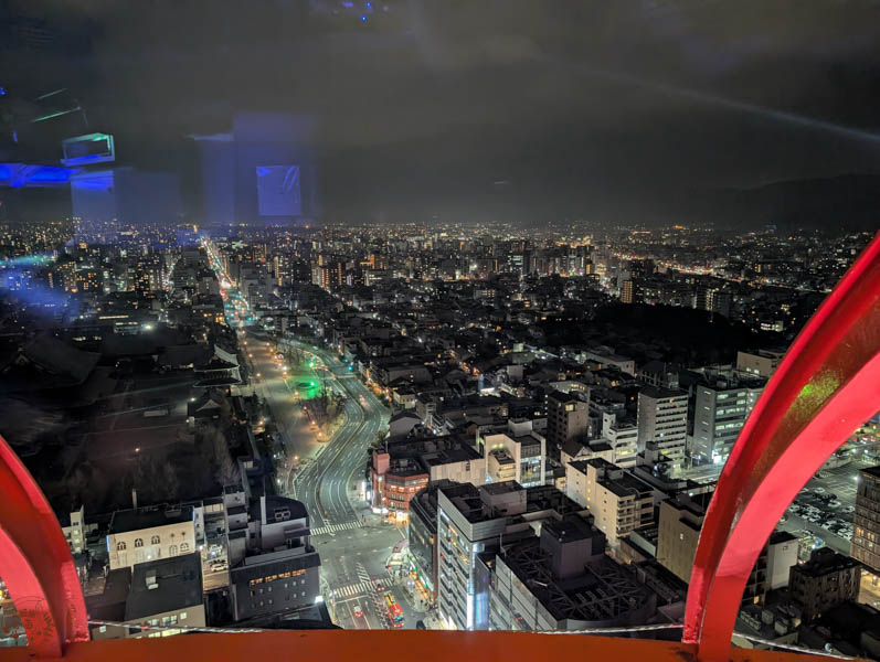 【京都景點】京都塔值得花錢上去嗎？實際體驗評價：視野受限、設施老舊？買票前必看的避雷分析