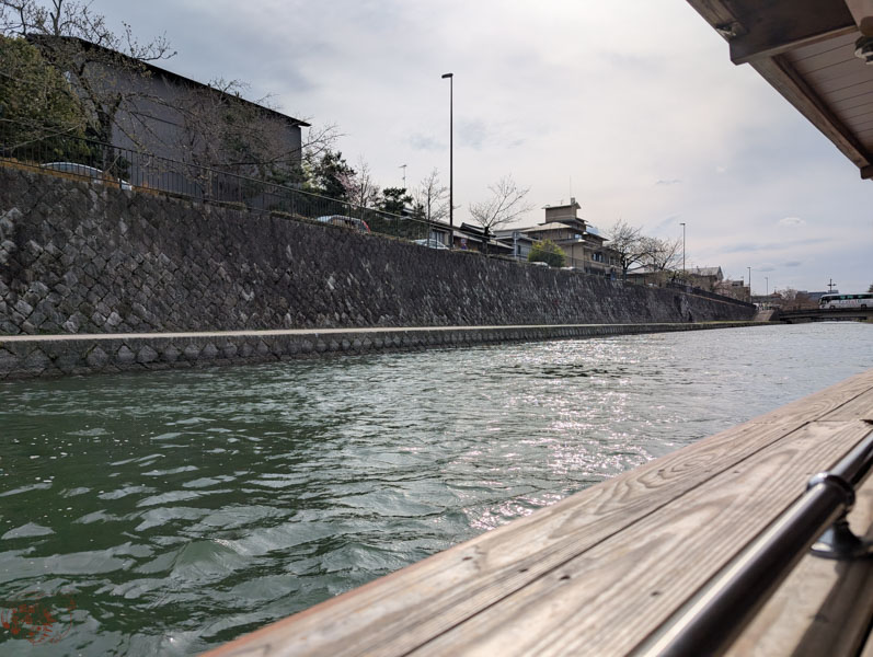 【京都賞櫻】岡崎疏水十石舟攻略：沒櫻花也值得搭嗎？線上預約與搶票心得