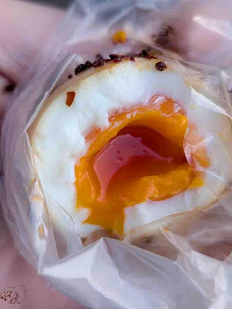 【台北小吃】北投茶色｜地熱谷旁熱門小吃店，有好吃溫泉蛋跟各種小點