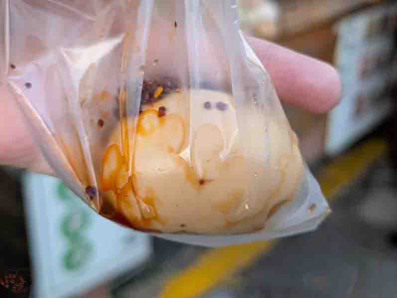 【台北小吃】北投茶色｜地熱谷旁熱門小吃店，有好吃溫泉蛋跟各種小點