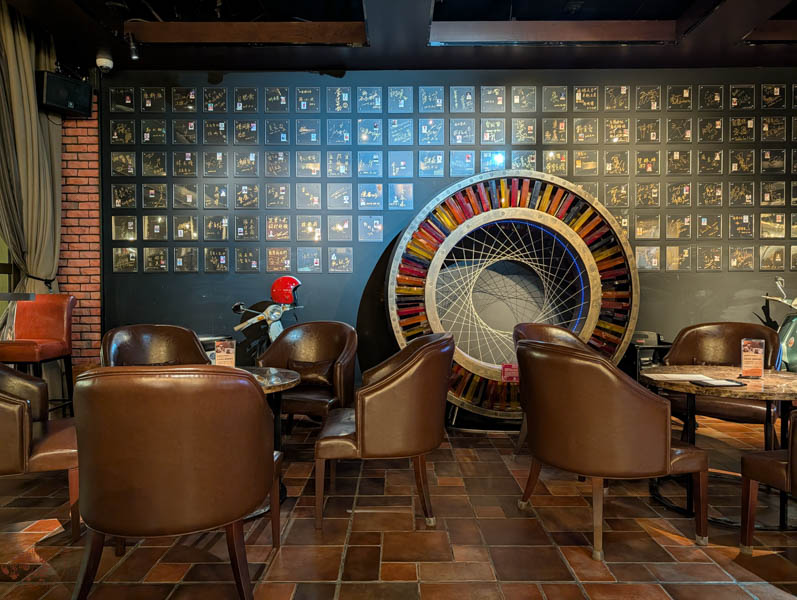 【花蓮瑞穗】瑞穗天合「城堡音樂酒吧」評價:價格小貴值得嗎?沉浸式歐風沙發區,看球賽小酌的優選 10 【花蓮瑞穗】瑞穗天合「城堡音樂酒吧」評價:價格小貴值得嗎?沉浸式歐風沙發區,看球賽小酌的優選