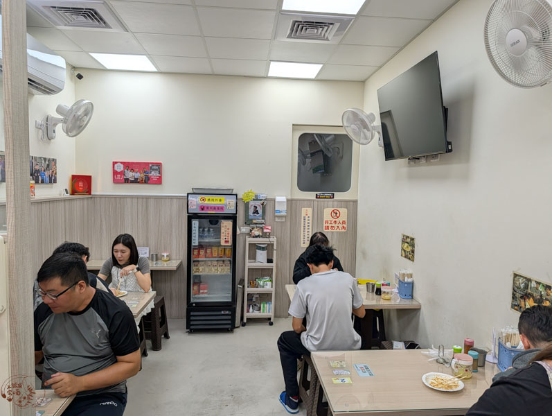 嘉義涼麵吃哪家?「公園老店涼麵」淋上白醋醬汁超獨特,在地人從小吃到大的經典滋味 2 嘉義涼麵吃哪家?「公園老店涼麵」淋上白醋醬汁超獨特,在地人從小吃到大的經典滋味