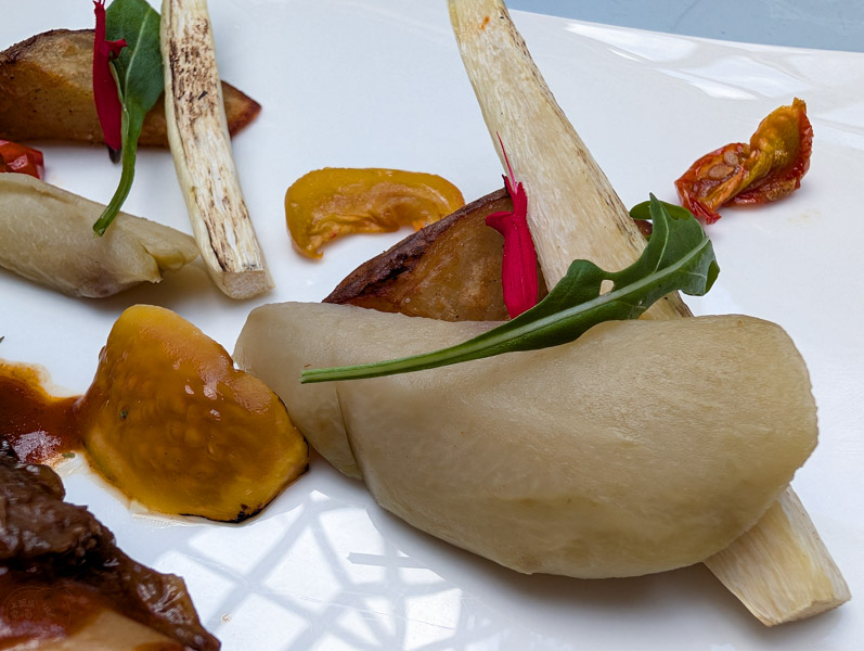 南投美食｜清境老英格蘭維吉諾餐廳：歐式建築裡品嚐香料燉羊膝，享受一流服務與華美環境