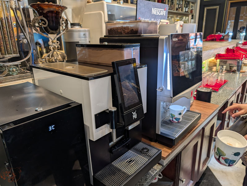 南投美食｜清境老英格蘭維吉諾餐廳：歐式建築裡品嚐香料燉羊膝，享受一流服務與華美環境