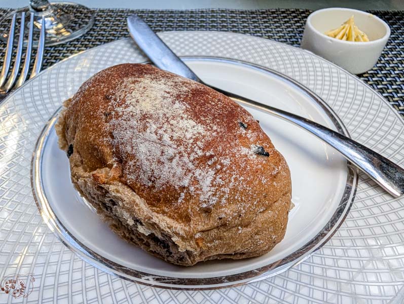 南投美食｜清境老英格蘭維吉諾餐廳：歐式建築裡品嚐香料燉羊膝，享受一流服務與華美環境