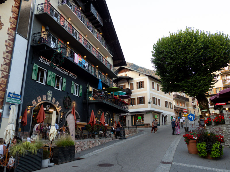 【奧地利旅遊】聖沃夫岡 St. Wolfgang｜最美湖區小鎮！壁畫街道與湖泊美景