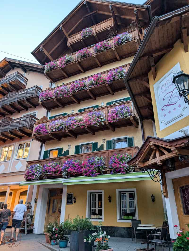 【奧地利旅遊】聖沃夫岡 St. Wolfgang｜最美湖區小鎮！壁畫街道與湖泊美景