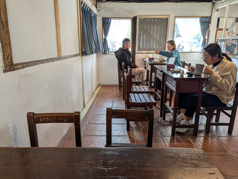 【花蓮早餐】時光旅人：在地人激推鮪魚蛋餅、總匯三明治，花崗山上的活力早點！