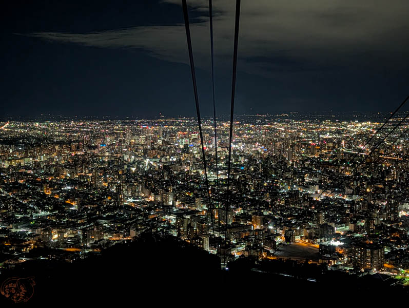 【札幌景點】藻岩山|北海道最美夜景!搭上纜車登頂俯瞰360度璀璨夜景 8 【札幌景點】藻岩山|北海道最美夜景!搭上纜車登頂俯瞰360度璀璨夜景