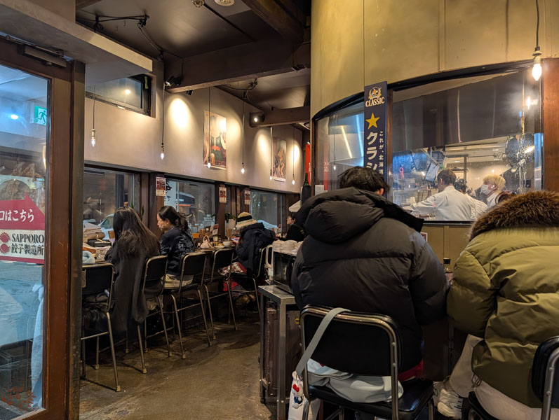 【札幌美食】SAPPORO餃子製造所|狸小路宵夜場好選擇~體驗日式煎餃的美味 2 【札幌美食】SAPPORO餃子製造所|狸小路宵夜場好選擇~體驗日式煎餃的美味