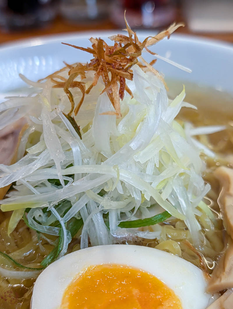 【北海道拉麵】麵屋雪風-薄野本店｜到了札幌必吃的拉麵，濃郁中帶清甜的特製湯頭