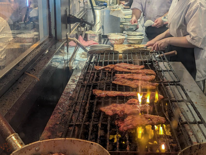 【札幌車站美食】十勝豚丼 いっぴん 札幌車站店|北海道必吃排隊名店!炭火現烤的高CP值燒肉飯 11 【札幌車站美食】十勝豚丼 いっぴん 札幌車站店|北海道必吃排隊名店!炭火現烤的高CP值燒肉飯